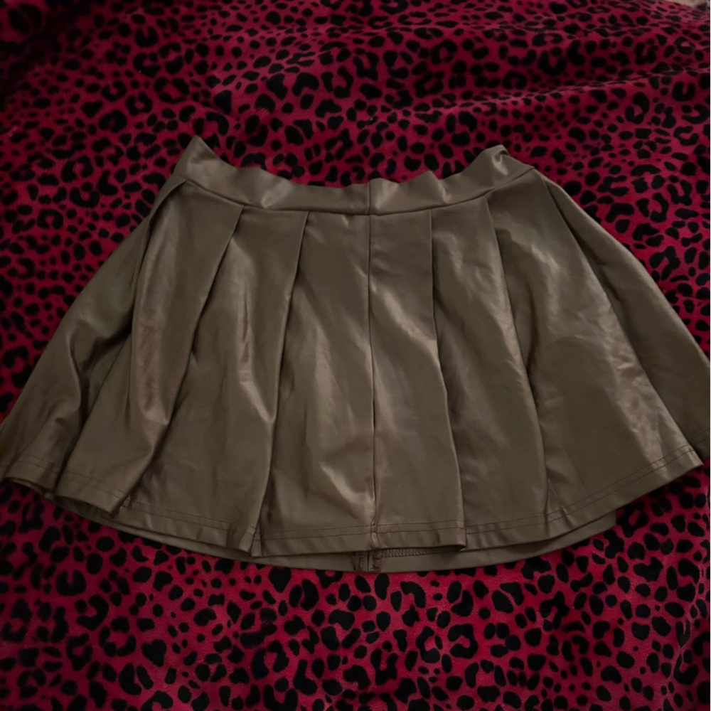 Elegant Brown Pleated Skirt